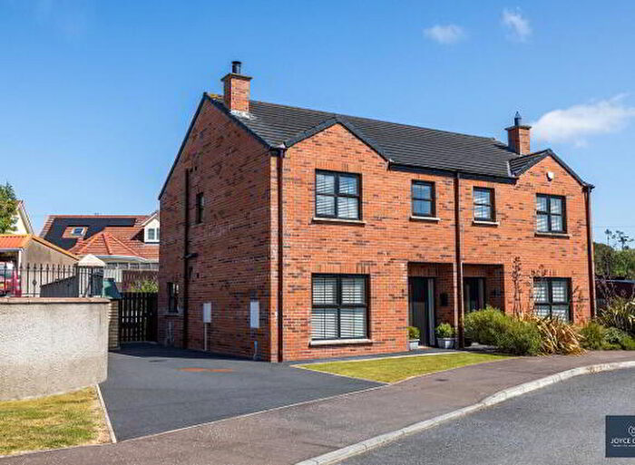 3 Bedroom Semi-Detached House For Sale In Lilburn Hall, Lurgan, BT66