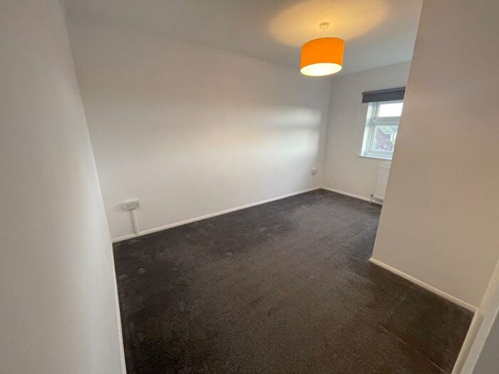 3 Bedroom Flat To Rent In Turners Place, Holmer Green, High Wycombe, HP15