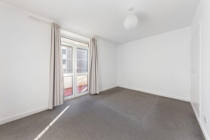 1 Bedroom Flat To Rent In Royal Street, London, SE1