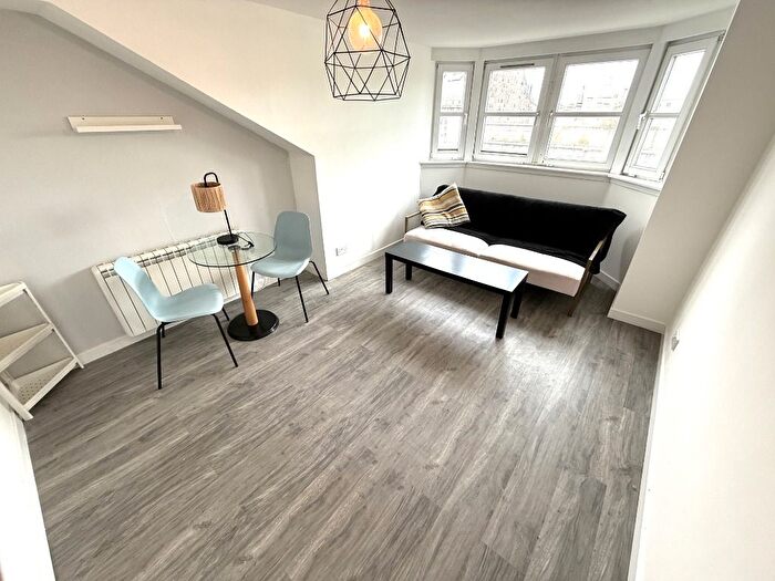 2 Bedroom Flat To Rent In Union Street, City Centre, Aberdeen, AB11