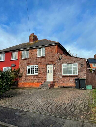 4 Bedroom House To Rent In Wessex Road, Weymouth, DT4