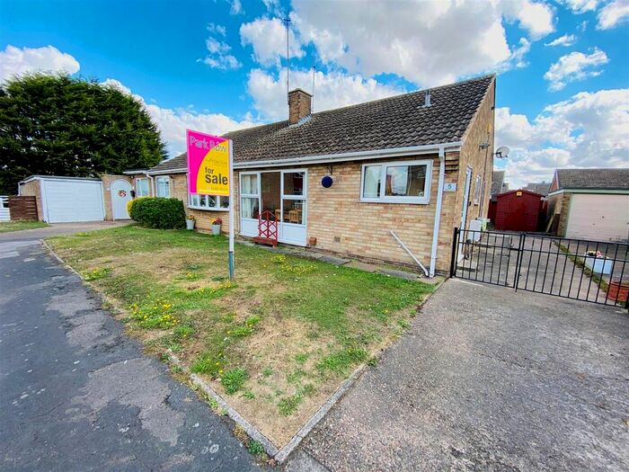 2 Bedroom Semi-Detached Bungalow For Sale In Wells Grove, Goole, DN14