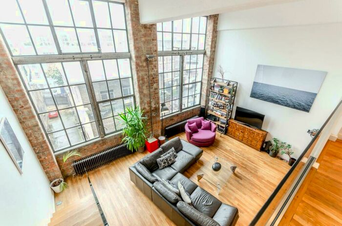 2 Bedroom Flat To Rent In Summers Street, Clerkenwell, London, EC1R