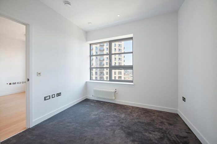 1 Bedroom Flat To Rent In Kent Building, London City Island, E14