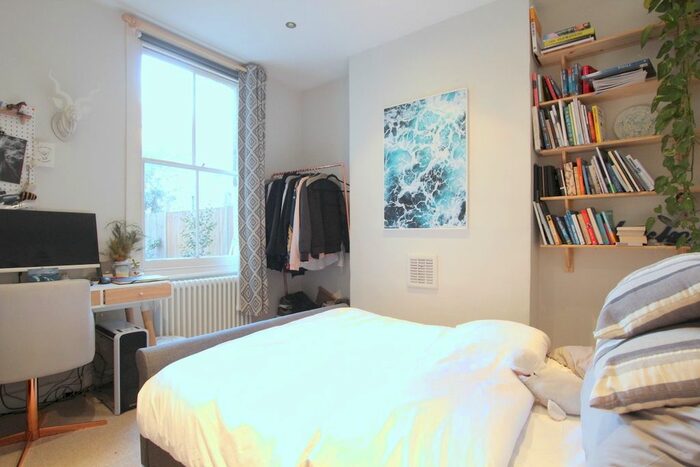 2 Bedroom Maisonette To Rent In Robertson Street, London, SW8