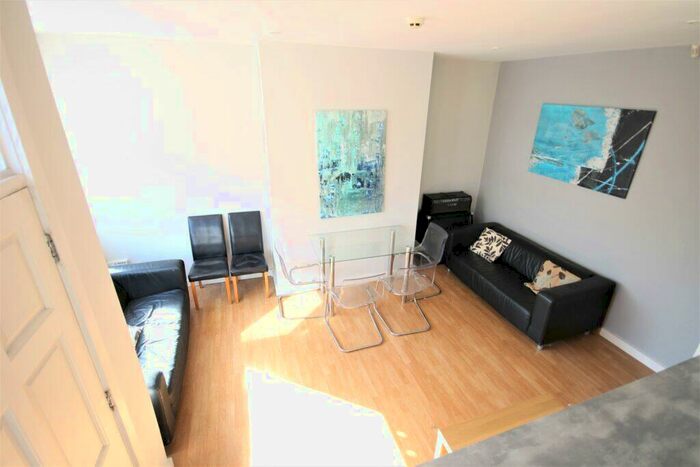 3 Bedroom Terraced House To Rent In Talbot Mount, Burley, Leeds, LS4