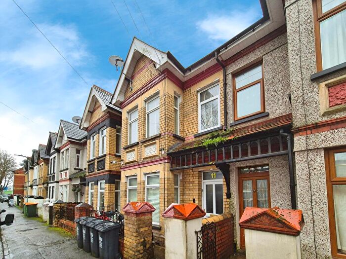2 Bedroom Maisonette To Rent In Courtybella Terrace, Newport, NP20