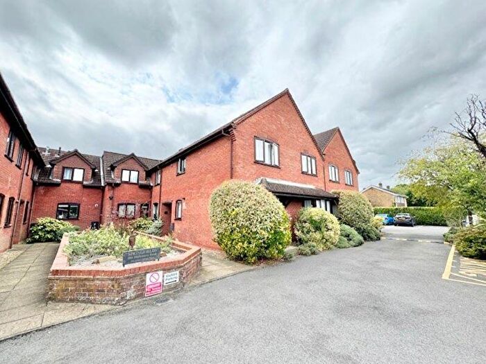 1 Bedroom Flat For Sale In Hazlemere Road, Penn, HP10