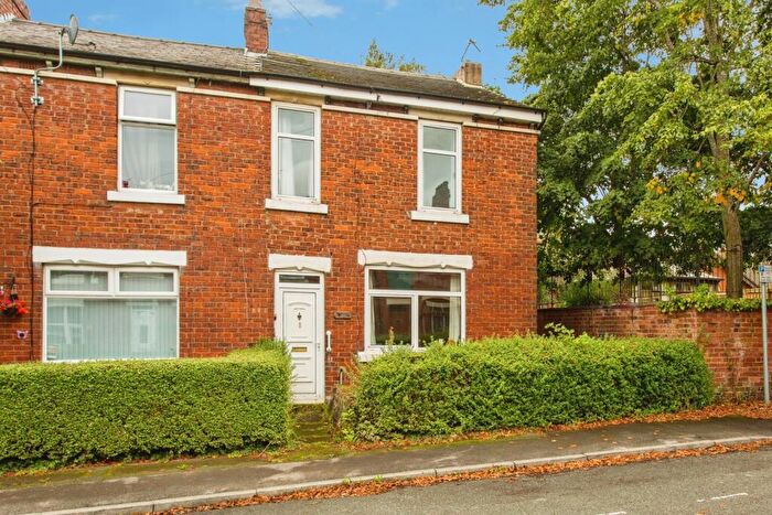 3 Bedroom End Of Terrace House For Sale In Alice Avenue, Leyland, Lancashire, PR25