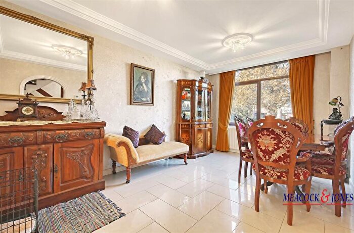 4 Bedroom Detached House For Sale In Tor Bryan, Ingatestone, Essex, CM4