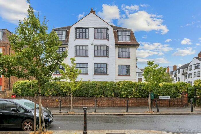 4 Bedroom Flat To Rent In Leigham Avenue, London, SW16