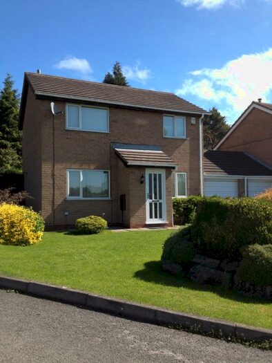 3 Bedroom Link Detached House To Rent In Allen Hill, Matlock, DE4