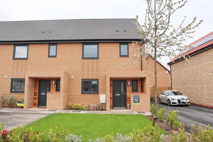 3 Bedroom House To Rent In Barn Owl Road, Yatton, BS49