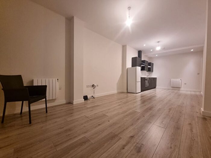 2 Bedroom Flat To Rent In Ewell Road, Tolworth, Surbiton, KT6