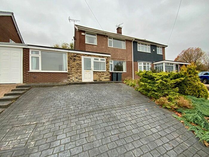 3 Bedroom Semi-Detached House To Rent In Bowland Road, Glossop, SK13