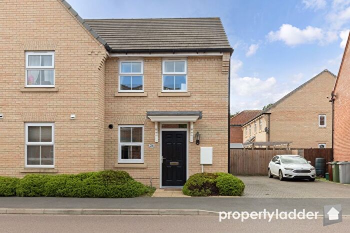 2 Bedroom Semi-Detached House For Sale In Flag Cutters Way, Horsford, Norwich, NR10
