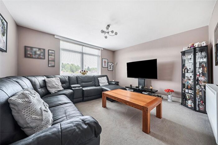 3 Bedroom Maisonette For Sale In Rosehill Road, Biggin Hill, Westerham, TN16