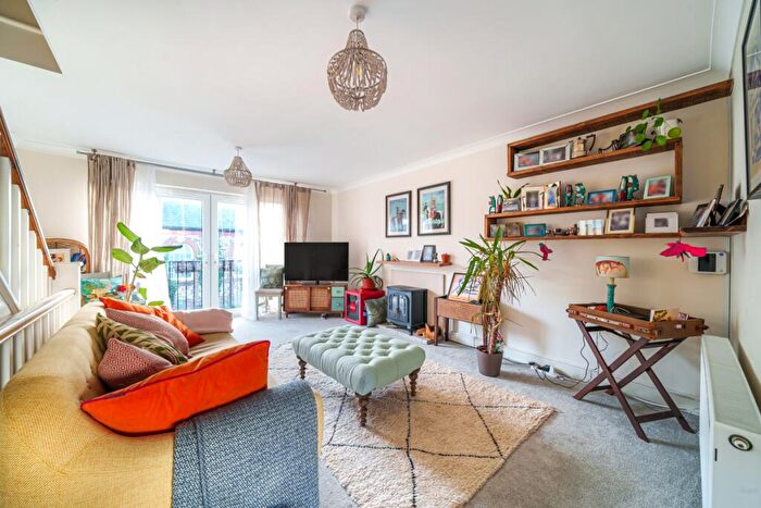 3 Bedroom Terraced House To Rent In Hyde Close Winchester, SO23