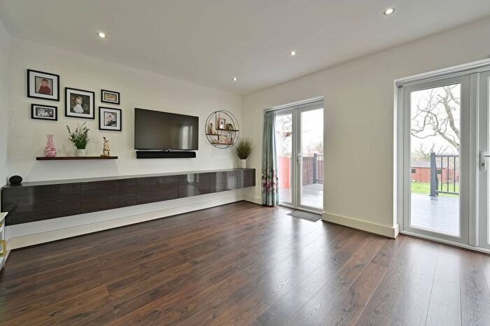 3 Bedroom Semi-detached House For Sale In Somers Way, Bushey, WD23