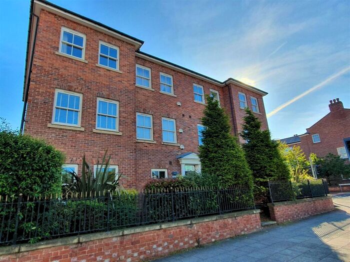2 Bedroom Apartment To Rent In Higher Hillgate, Stockport, SK1