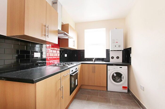 3 Bedroom Flat To Rent In Greenford Road, Greenford, UB6