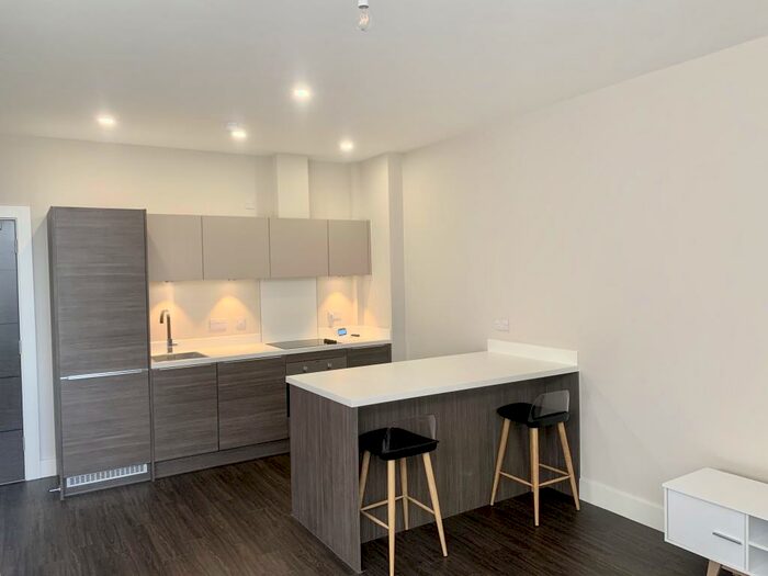 2 Bedroom Apartment To Rent In Dawson Square, Leeds, LS28