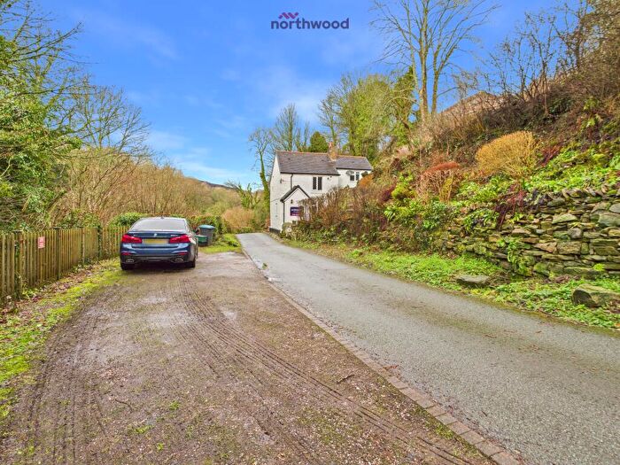 3 Bedroom Detached House For Sale In Heol Pen Y Felin, Wrexham, LL11