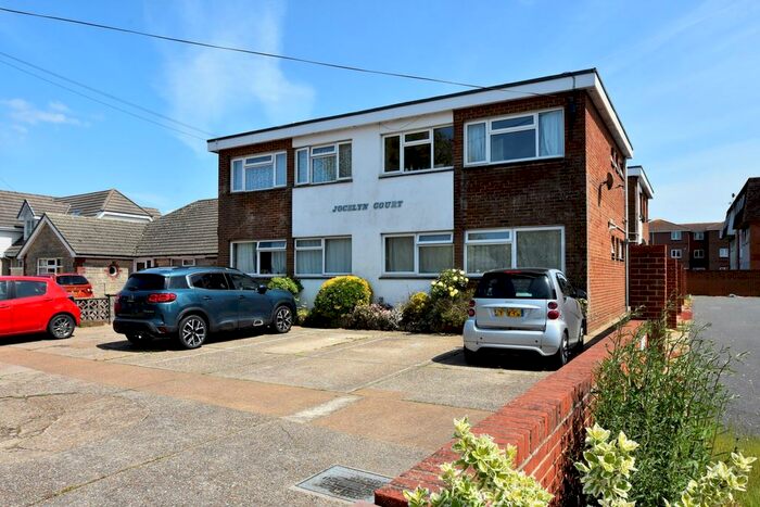 Studio To Rent In Avenue Road, Sandown, PO36