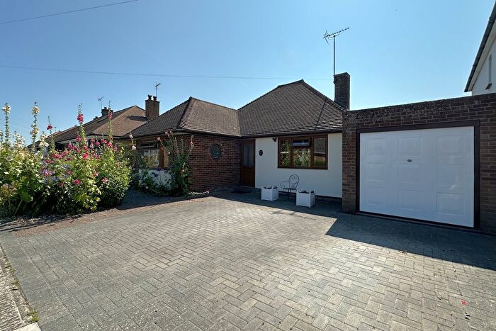 3 Bedroom Bungalow For Sale In Gilham Grove, Deal, CT14
