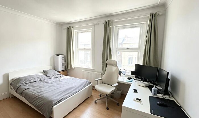 3 Bedroom House To Rent In Vernon Road, Stratford, Newham, London, E15