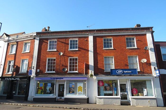 2 Bedroom Apartment To Rent In Market Square, Buckingham, MK18