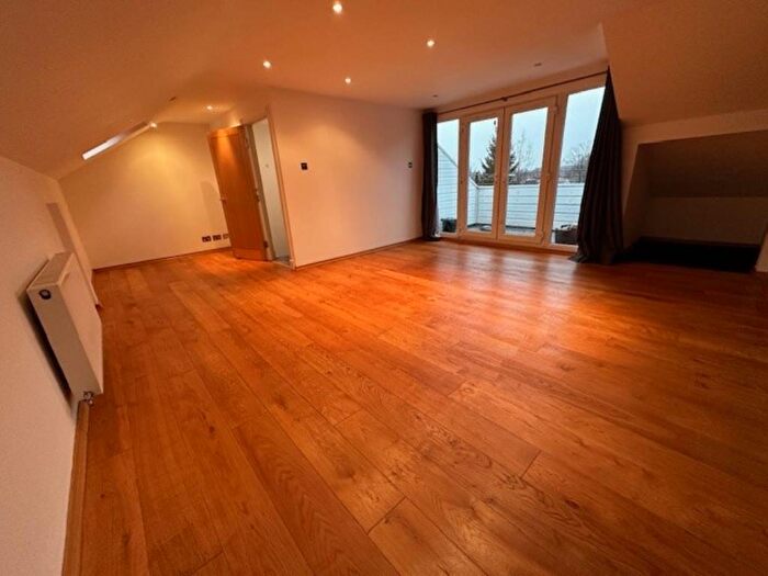 2 Bedroom Apartment To Rent In Fog Lane, Didsbury, Manchester, M20