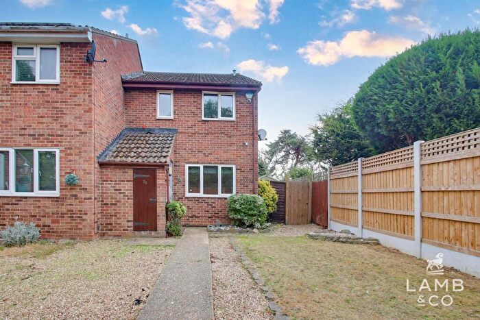 3 Bedroom End Of Terrace House For Sale In Blake Drive, Clacton-On-Sea, CO16