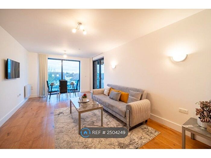 2 Bedroom Flat To Rent In Bed Furnished, Hounslow, TW4