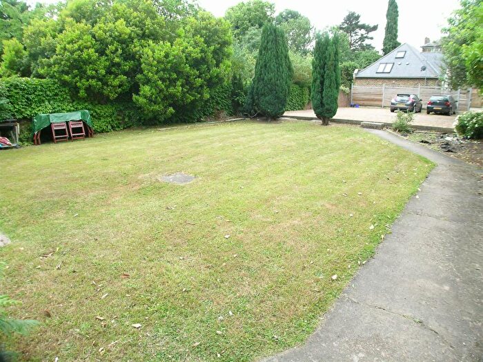 1 Bedroom Flat To Rent In Uxbridge Road, Kingston, KT1