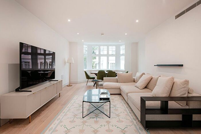 4 Bedroom Maisonette To Rent In Kidderpore Avenue, Hampstead, NW3
