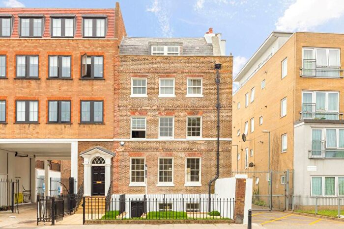 3 Bedroom Flat To Rent In Dalston Lane, Dalston, London, E8