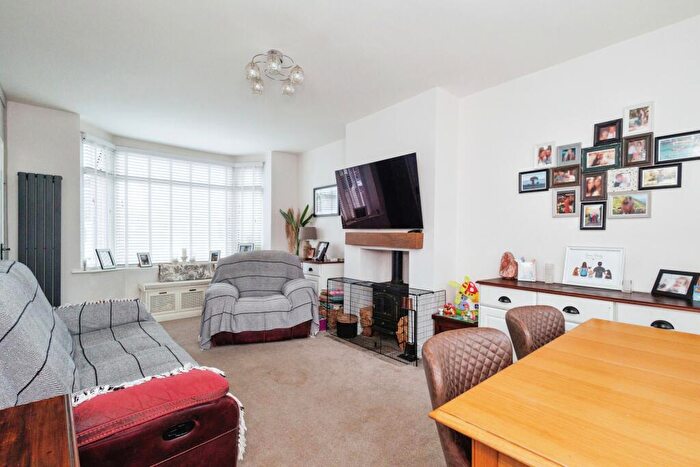 3 Bedroom Semi-Detached House For Sale In Westbourne Road, Denton, Manchester, Greater Manchester, M34