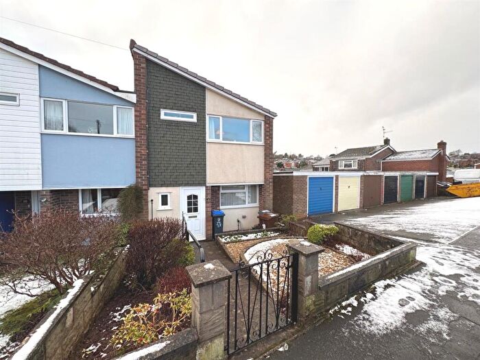 3 Bedroom End Of Terrace House For Sale In Hawksworth Close, Leek, ST13