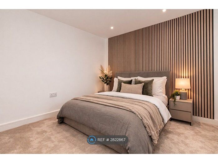 2 Bedroom Flat To Rent In North Road, Cardiff, CF14