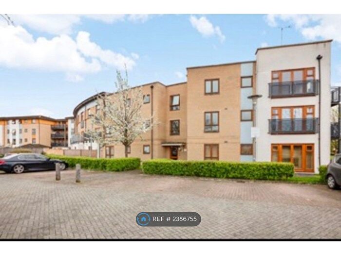 3 Bedroom Flat To Rent In Goodman Crescent, Croydon, CR0