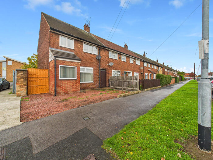 3 Bedroom End Of Terrace House For Sale In Hemswell Avenue, Hull, HU9