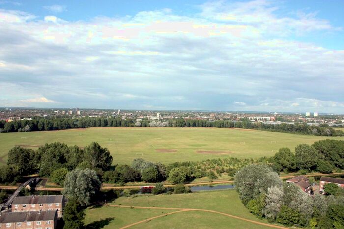 1 Bedroom Apartment To Rent In Landmark Heights, Daubeney Road, London, E5