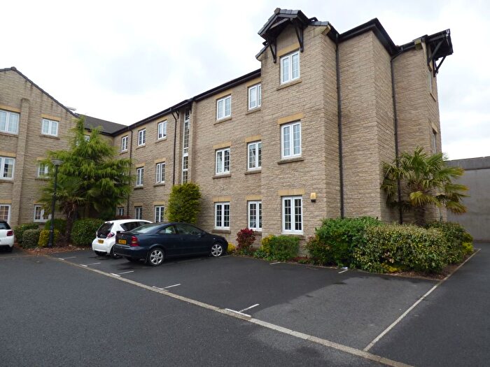 2 Bedroom Property To Rent In Langwood Court, Rossendale, BB4