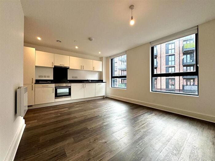 1 Bedroom Apartment To Rent In Leigh Street, High Wycombe, HP11