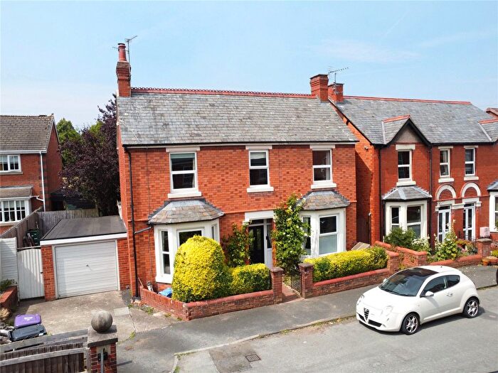 3 Bedroom Detached House For Sale In Holbache Road, Oswestry, Shropshire, SY11