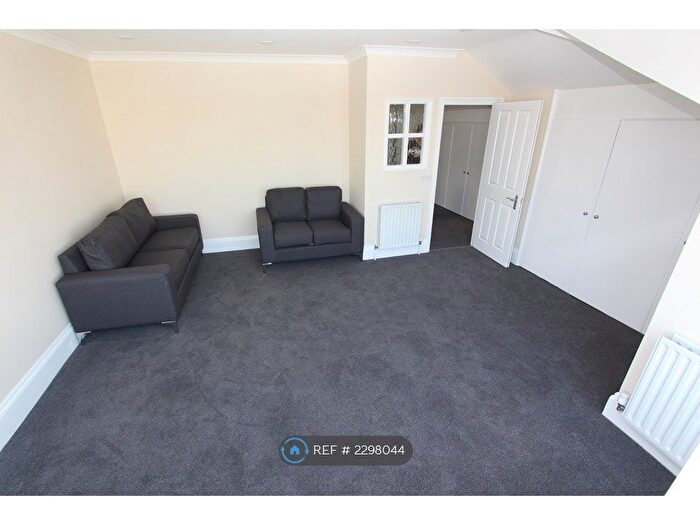1 Bedroom Flat To Rent In Belsize Park Gardens, London, NW3