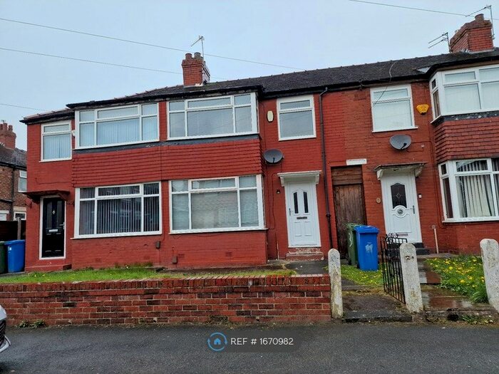 2 Bedroom Semi-Detached House To Rent In Essex Avenue, Droylsden, Manchester, M43