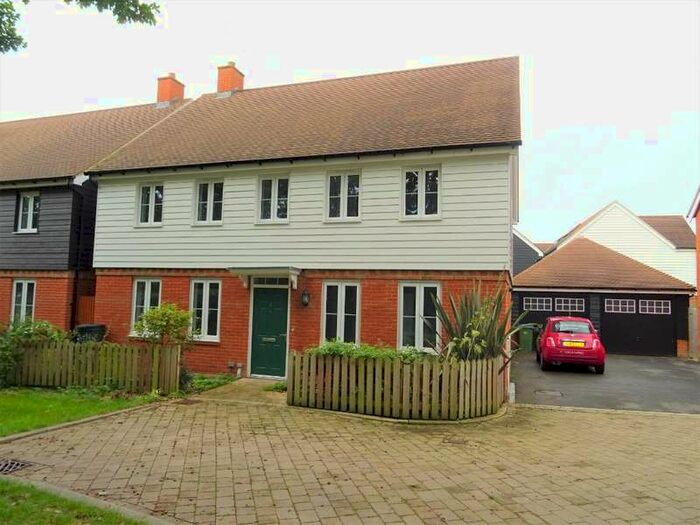 4 Bedroom Detached House To Rent In Harding Lane Horsham, RH12