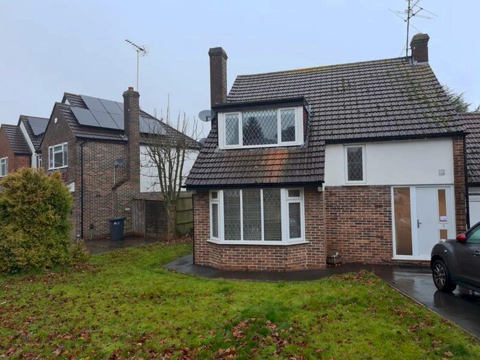 3 Bedroom Detached House To Rent In Park Crescent, Elstree, Hertfordshire, WD6
